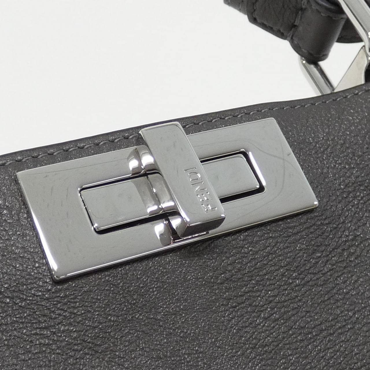 フェンディ ピーカブー ソフト ラージ 8BN358 AT0F バッグ