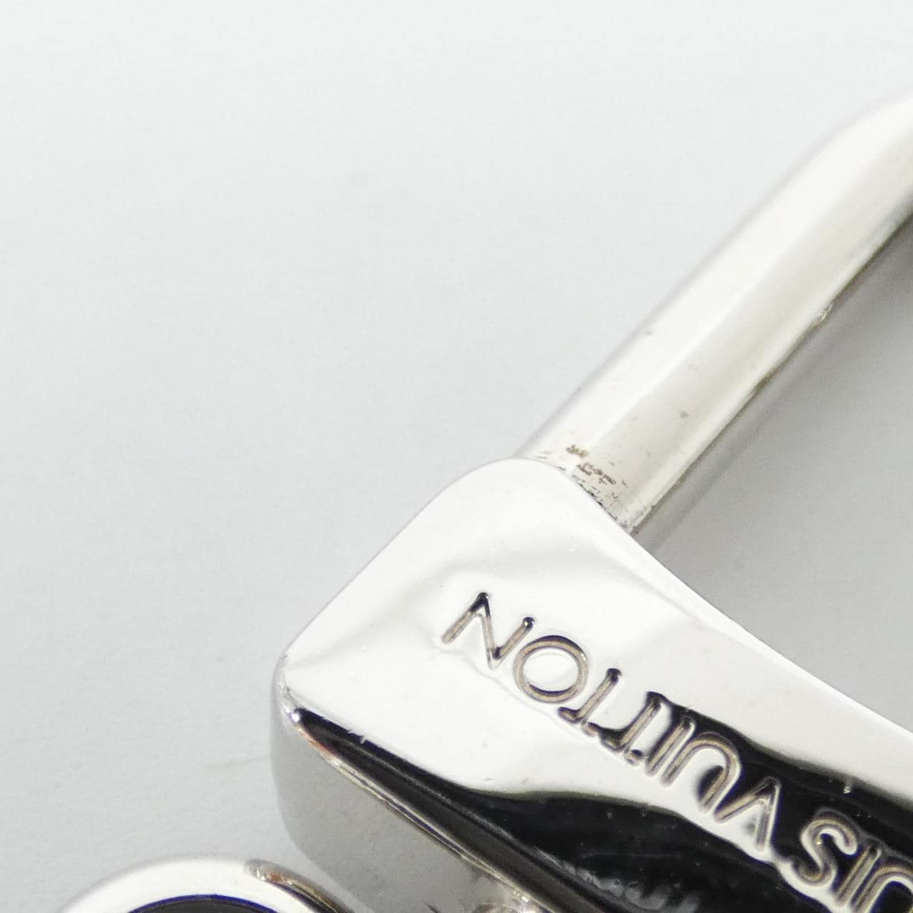 ルイヴィトン ビジューサック シェンヌ フルール ドゥ エピ M65110 バッグチャーム