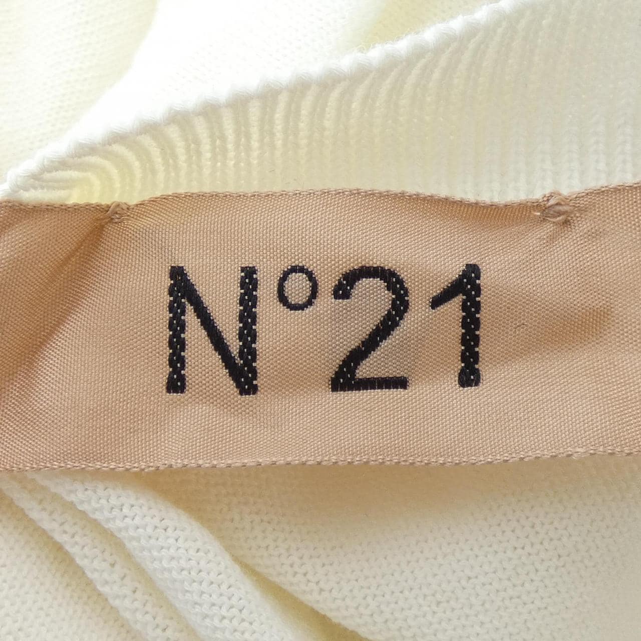 ヌメロヴェントゥーノ N°21 トップス