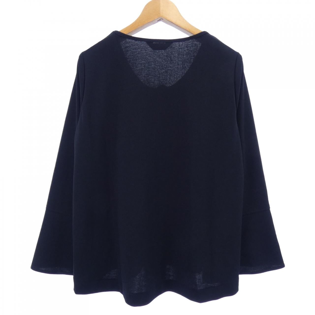 インゲボルグ INGEBORG トップス