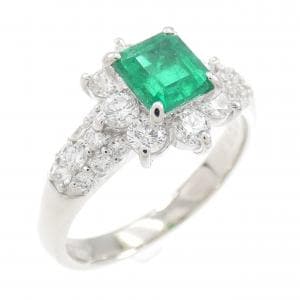 emerald ring