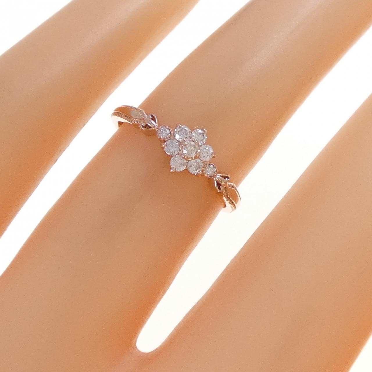 K10PG フラワー ダイヤモンド リング 0.15CT