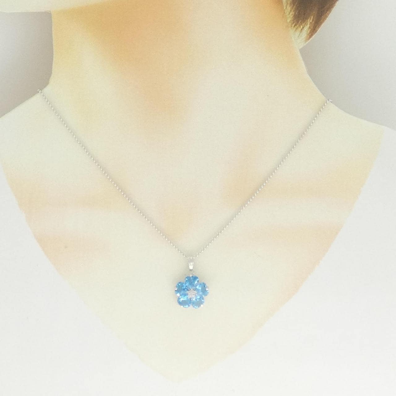 K14WG フラワー ブルートパーズ ネックレス