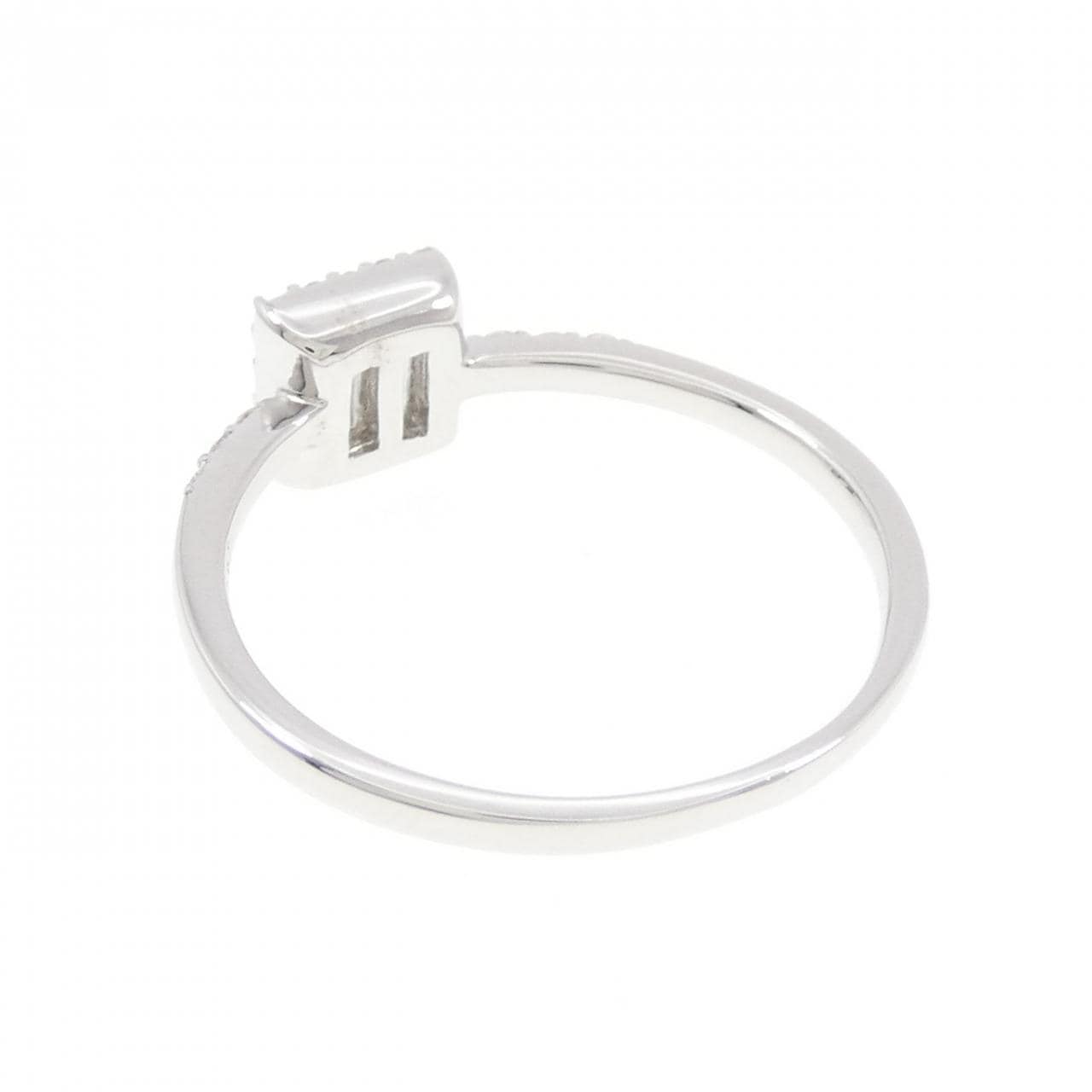 750WG ダイヤモンド リング 0.30CT