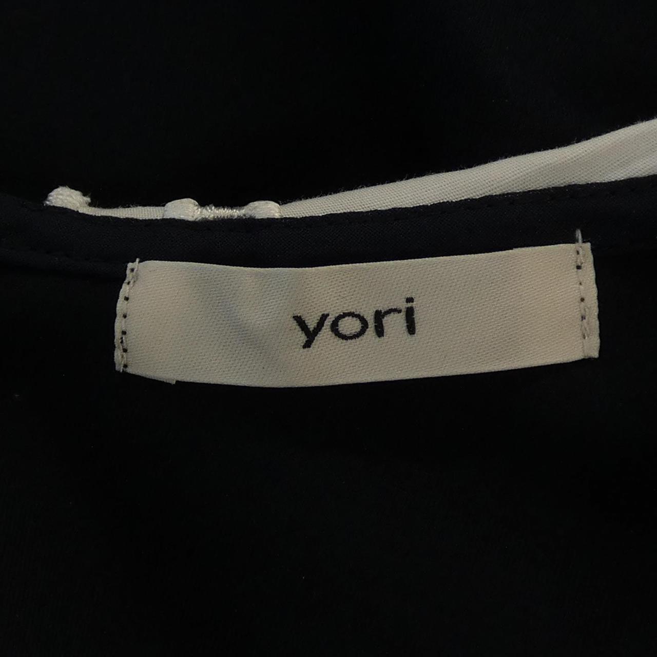 ヨリ yori トップス