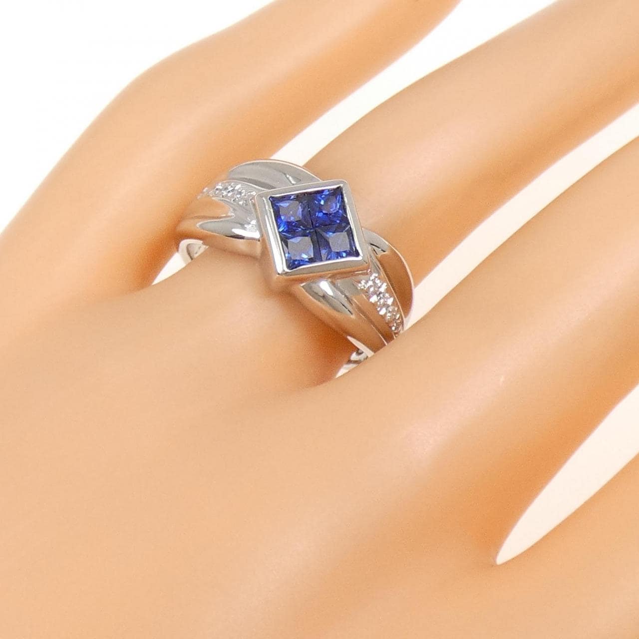 PT900 サファイヤ リング 0.84CT