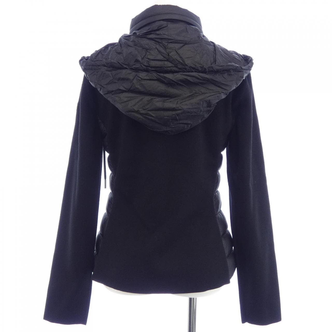 モンクレール MONCLER 10939B00006 M1122 ダウンジャケット