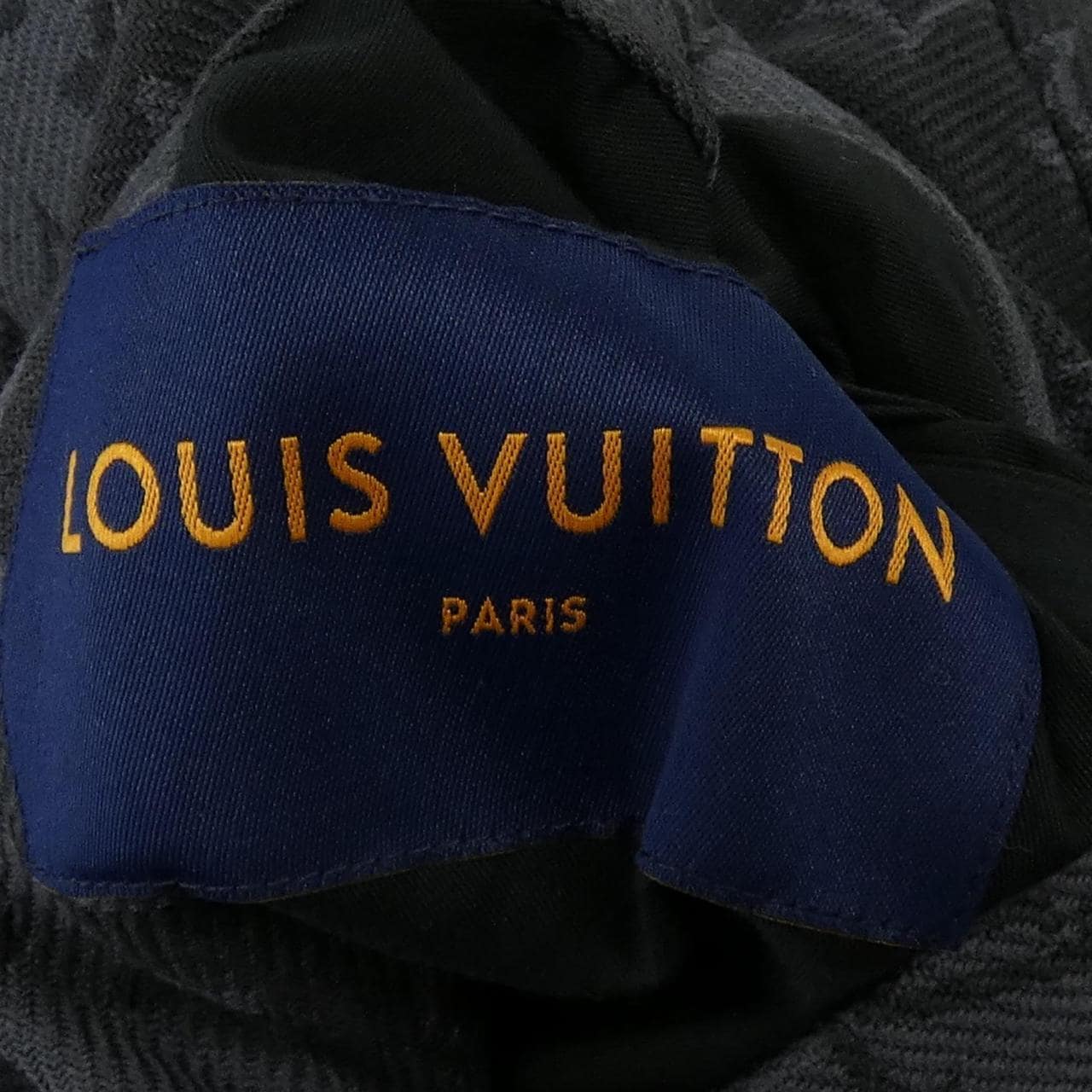 ルイヴィトン LOUIS VUITTON リバーシブルパデッド　NIGO HMB07EXHX ブルゾン