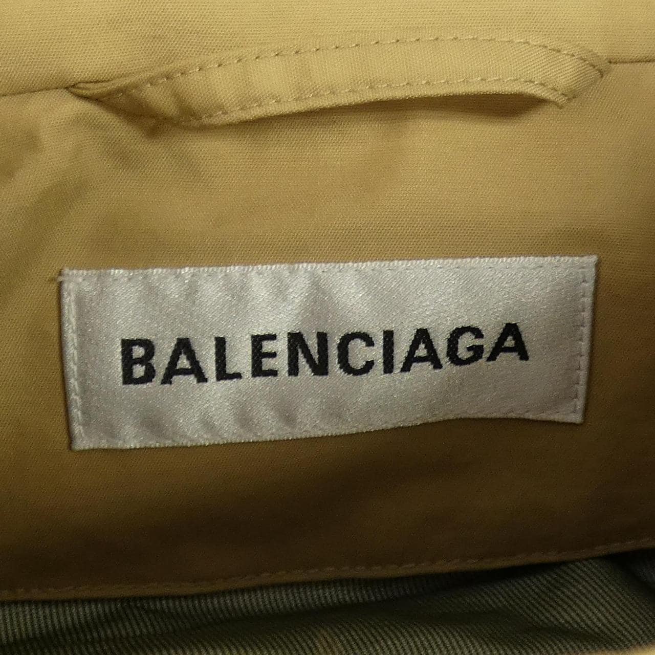 バレンシアガ BALENCIAGA 556168 TCO11 ブルゾン