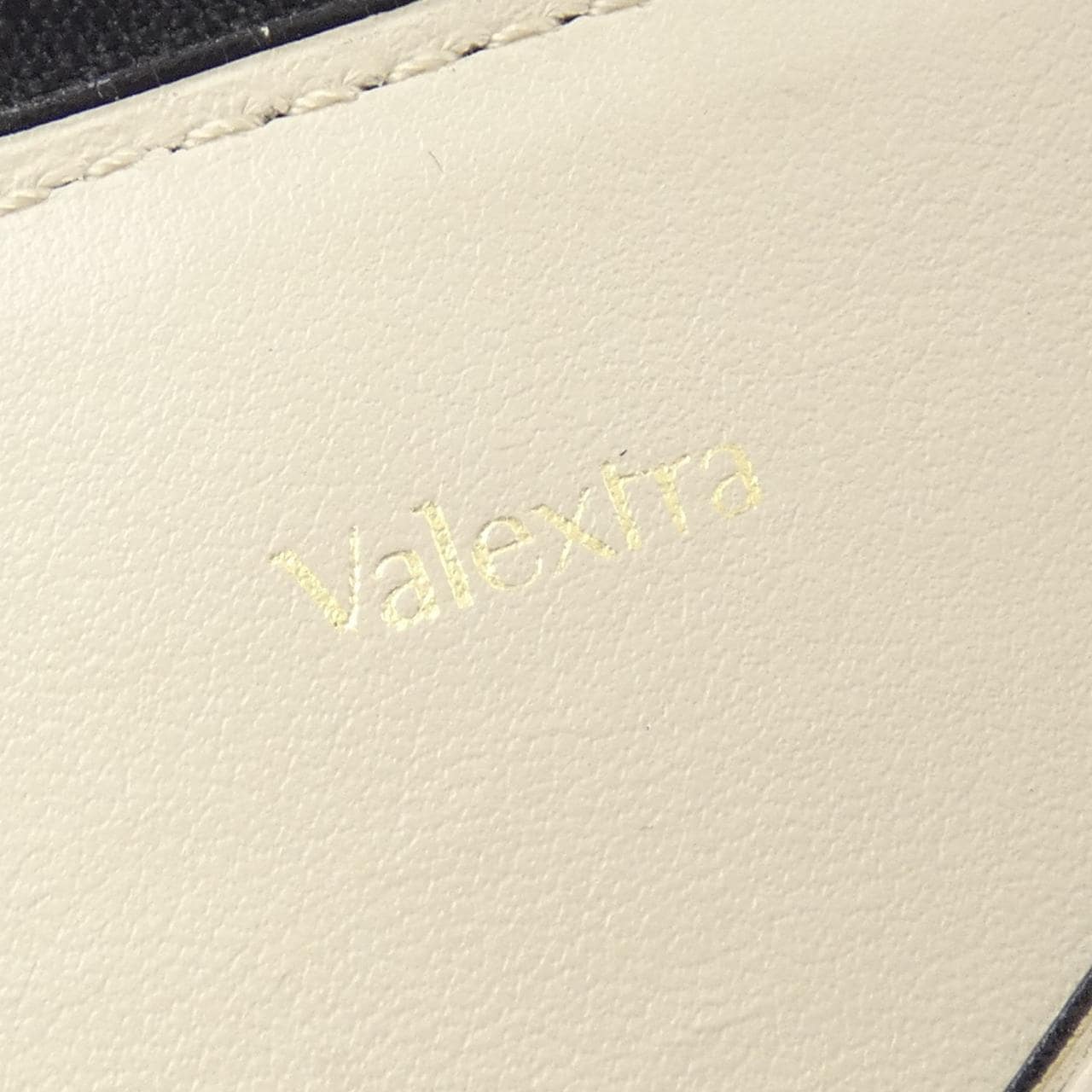 ヴァレクストラ VALEXTRA ヴァーティカル インヴィジブル WBNL0028028LRD99 BAG