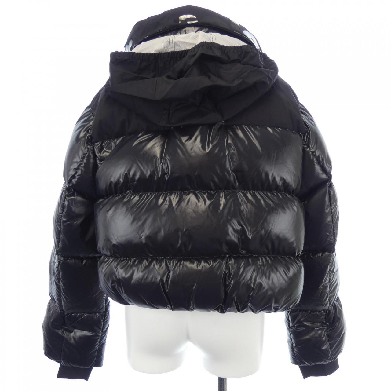 モンクレール MONCLER ダウンジャケット