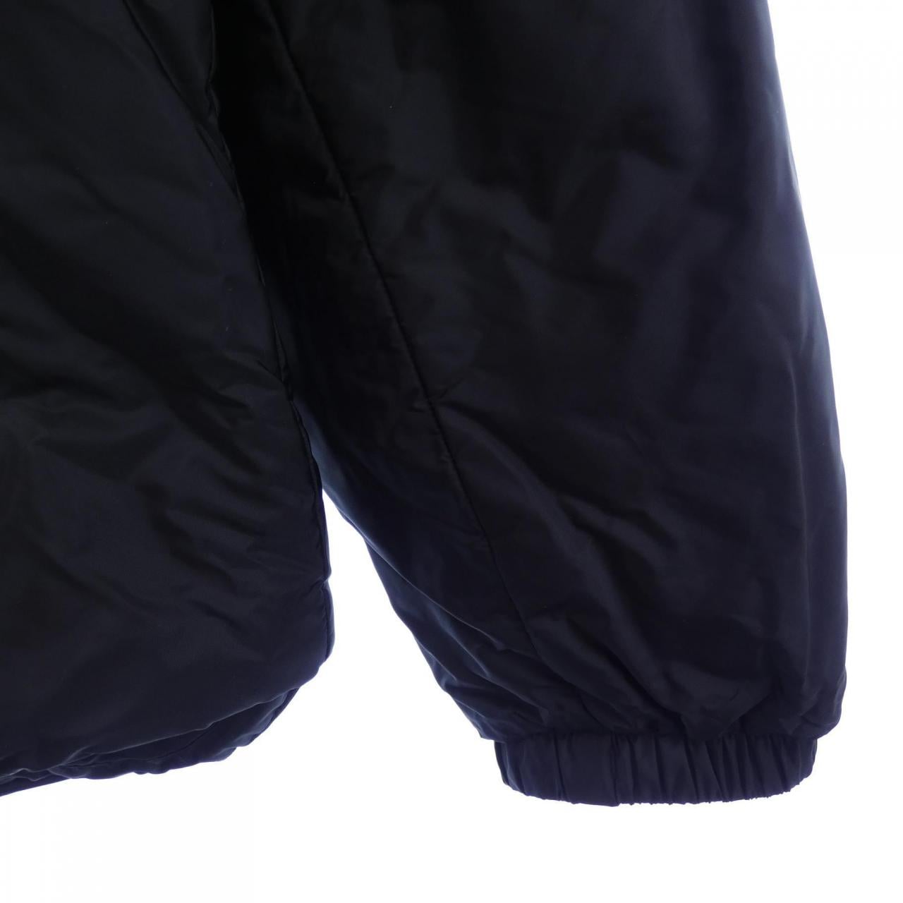 普拉達PRADA羽絨服