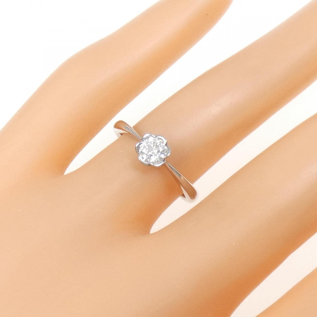 PT900 フラワー ダイヤモンド リング 0.308CT
