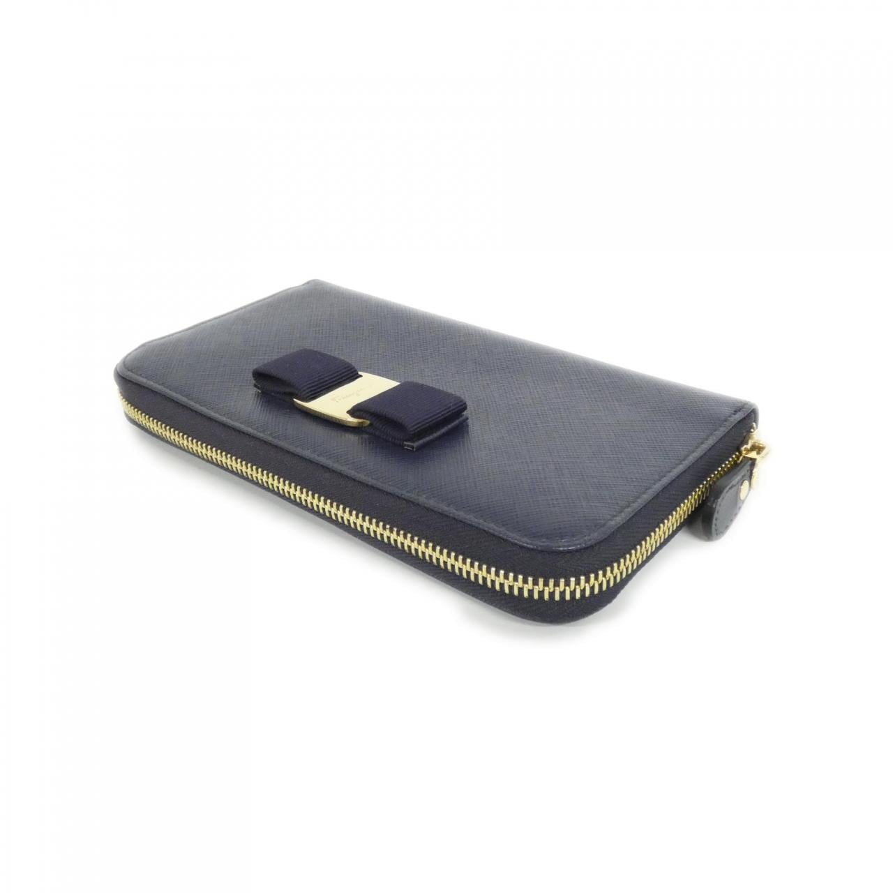 サルヴァトーレフェラガモ 22 C701 財布