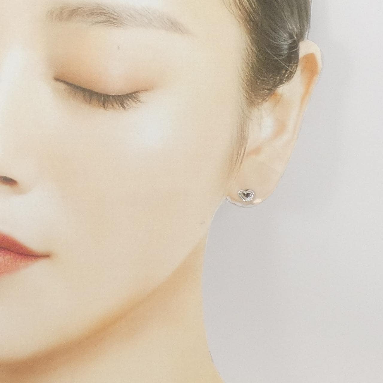 K18WG 心形鑽石耳環 0.04CT