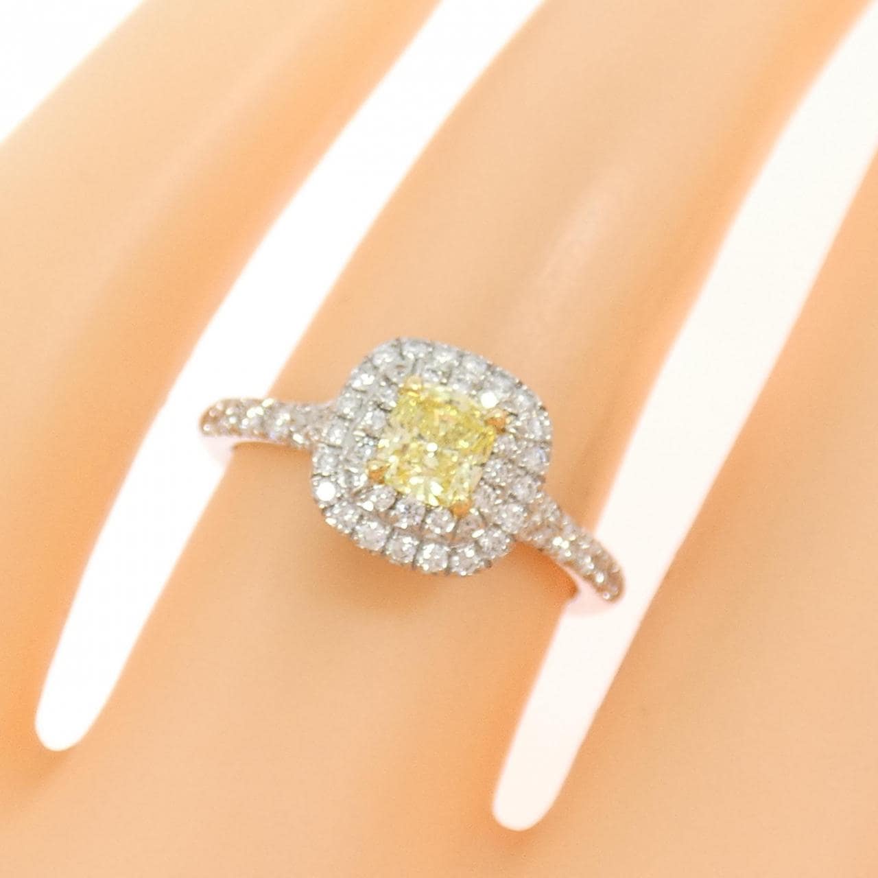 ティファニー ソレスト リング 0.36CT FVY VS1