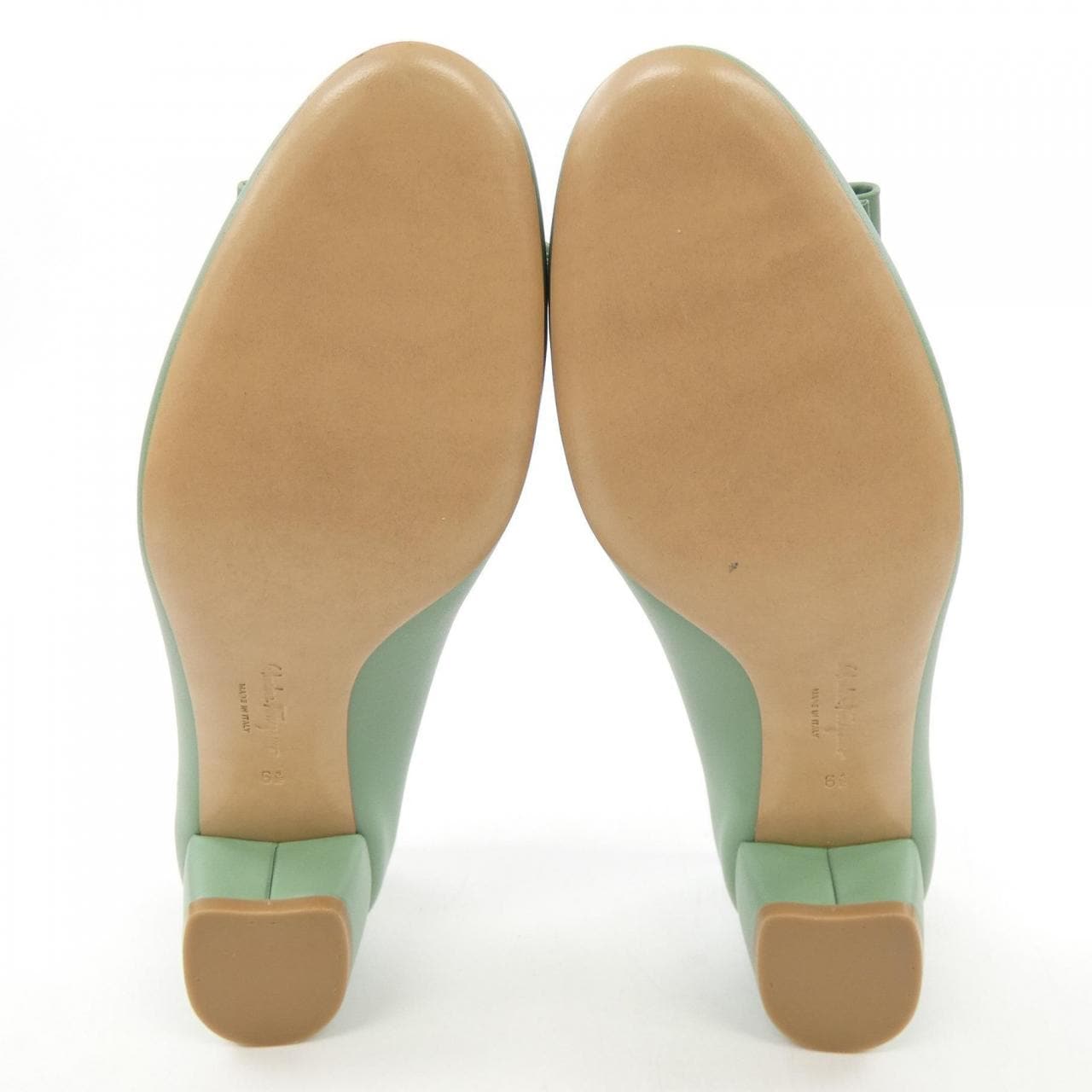 サルヴァトーレフェラガモ SALVATORE FERRAGAMO VARA パンプス