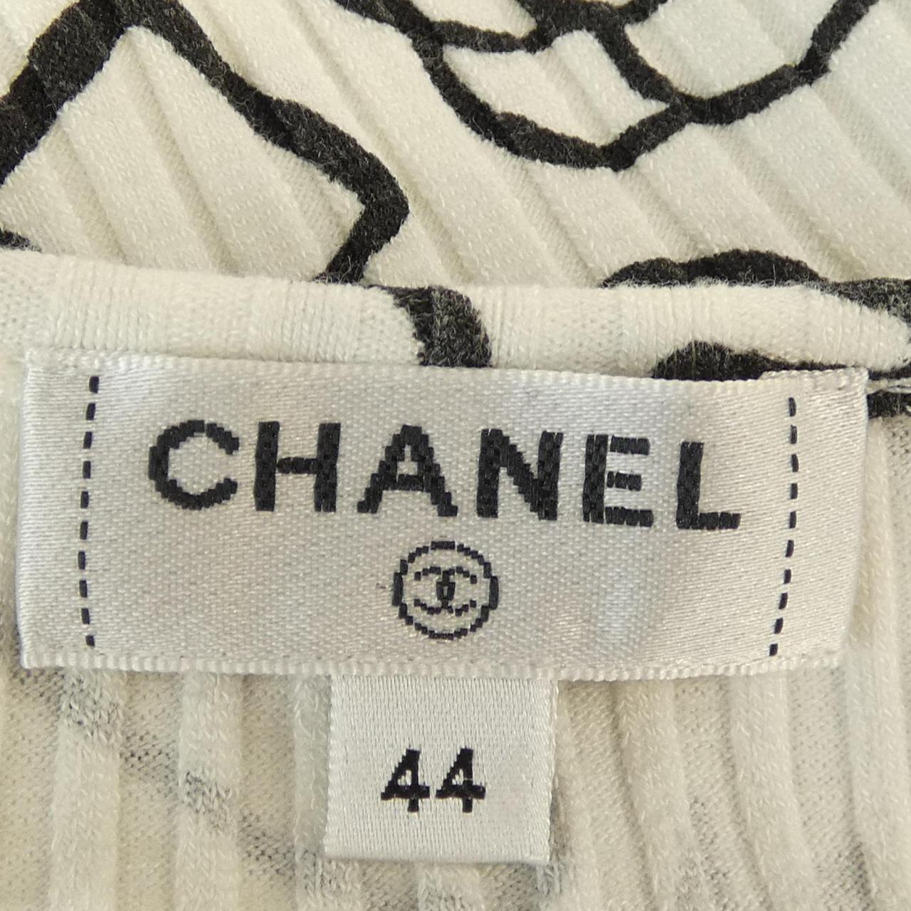 シャネル CHANEL P61888V47215 19A Tシャツ