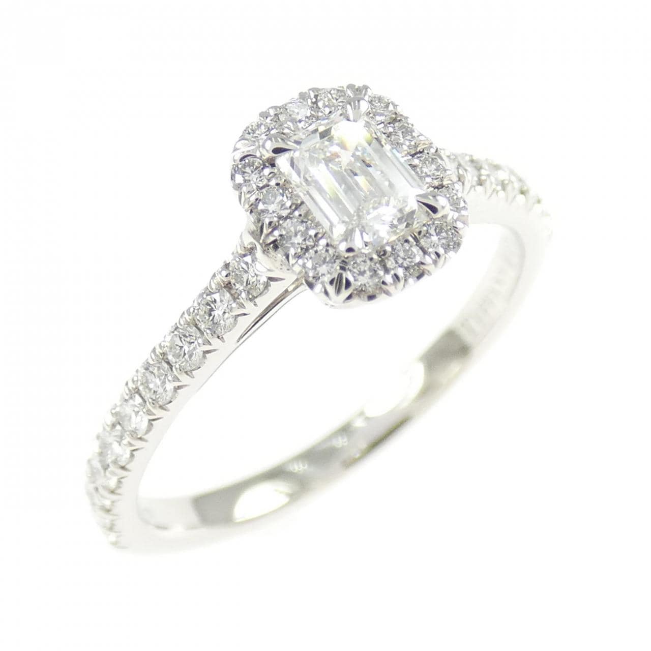 ティファニー ソレスト エメラルドカット リング 0.20CT F VVS2