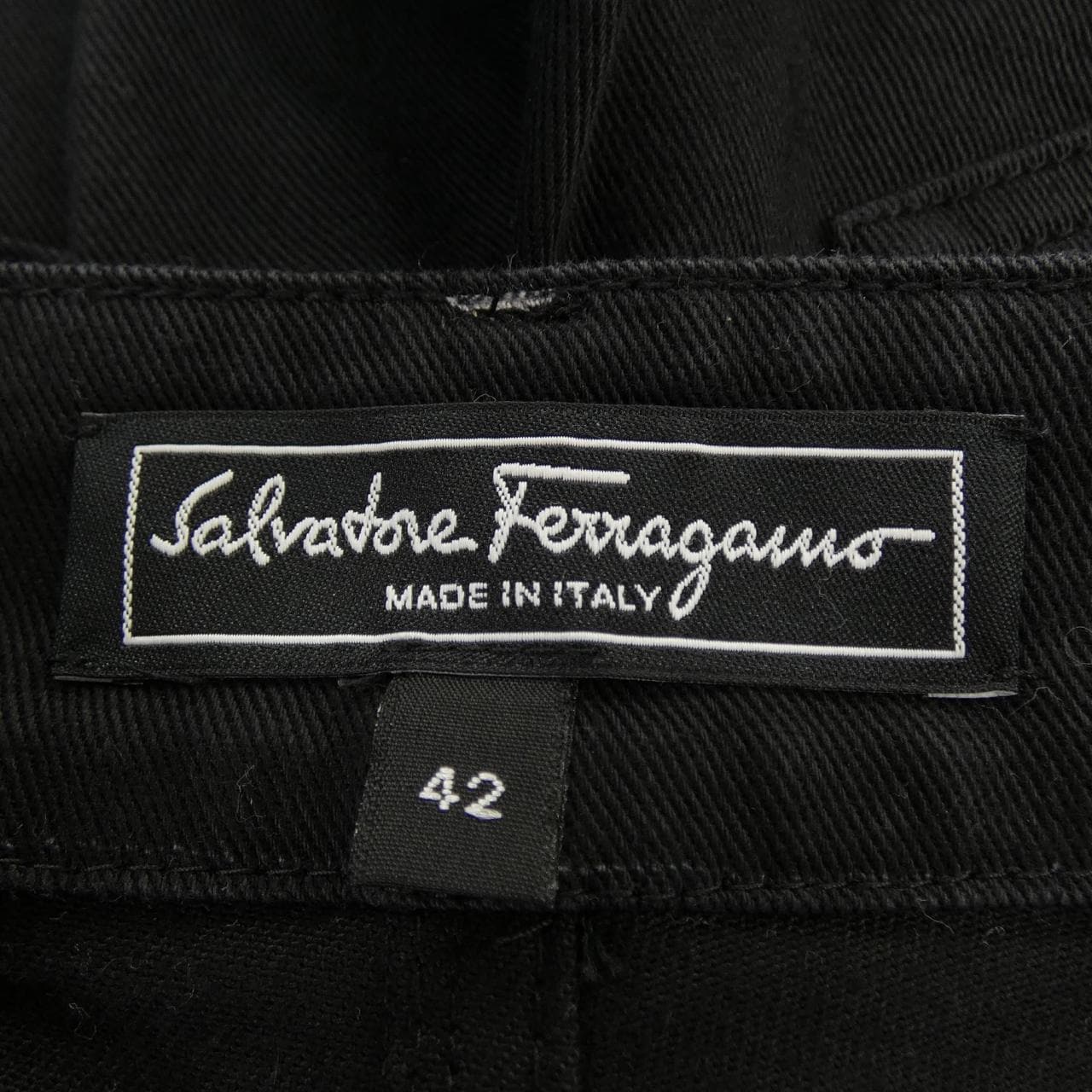 サルヴァトーレフェラガモ SALVATORE FERRAGAMO パンツ