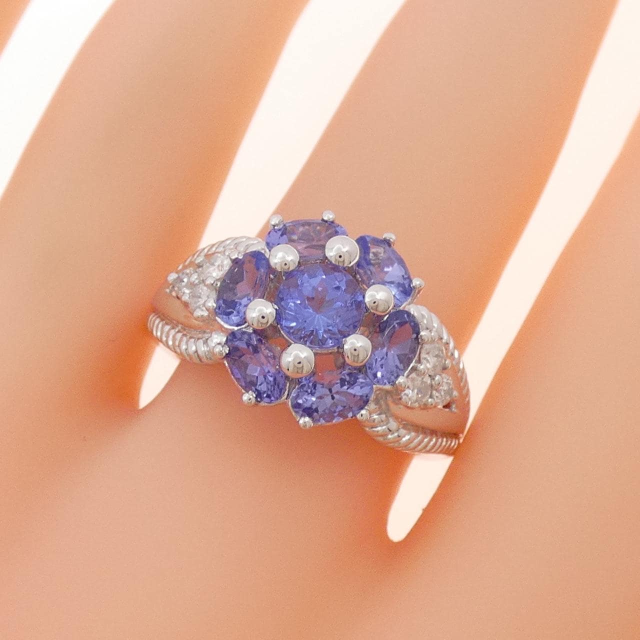 K14WG タンザナイト リング 1.00CT