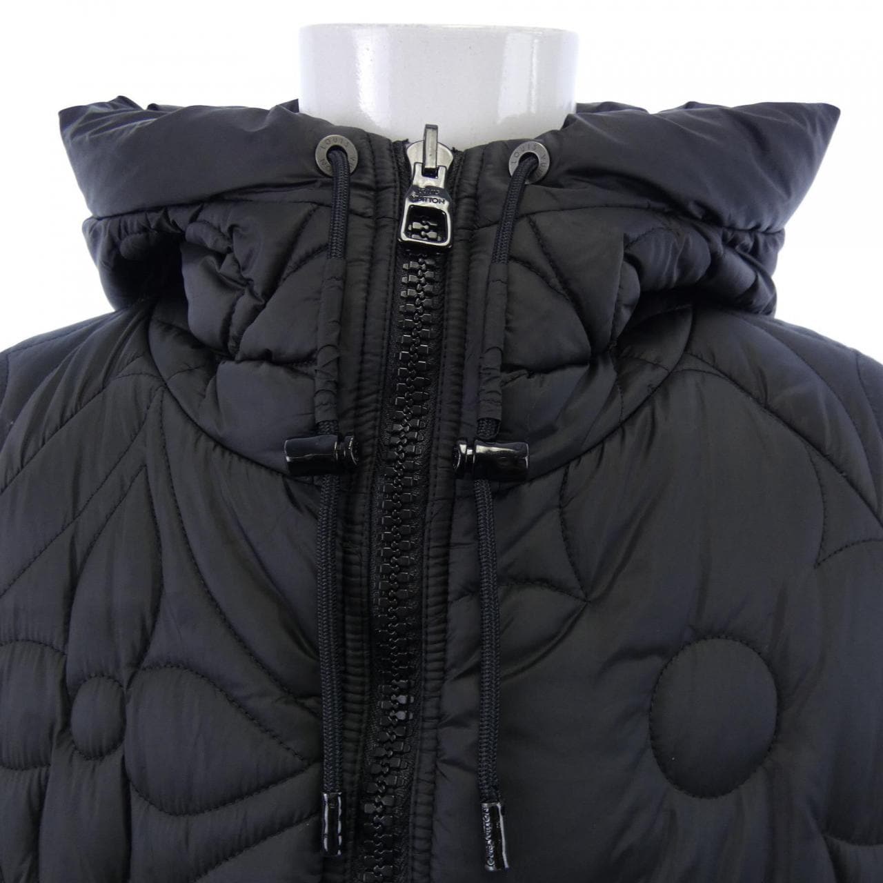 ルイヴィトン LOUIS VUITTON リバーシブルモノグラムパファージャケット HIB47WRSB ブルゾン