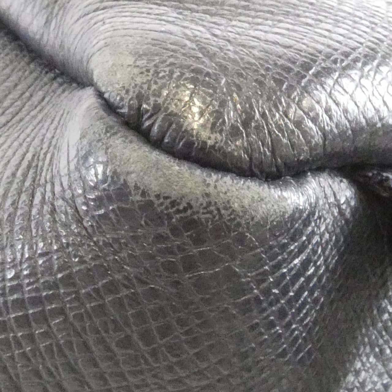 ルイヴィトン タイガ ディスカバリー バックパック M33451 リュックサック