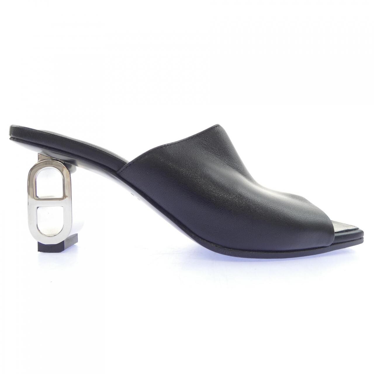 エルメス HERMES アイコニック ICONIQUE シェーヌダンクル 241082Z サンダル