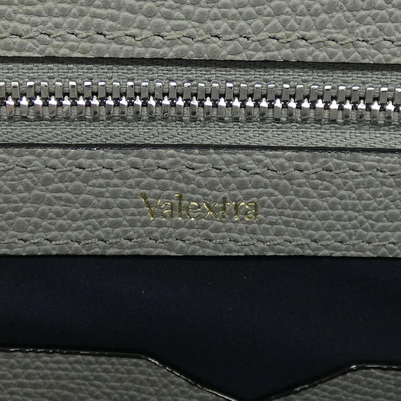 ヴァレクストラ VALEXTRA マイロゴ ブリースケース MBML0094028LRL99 BAG