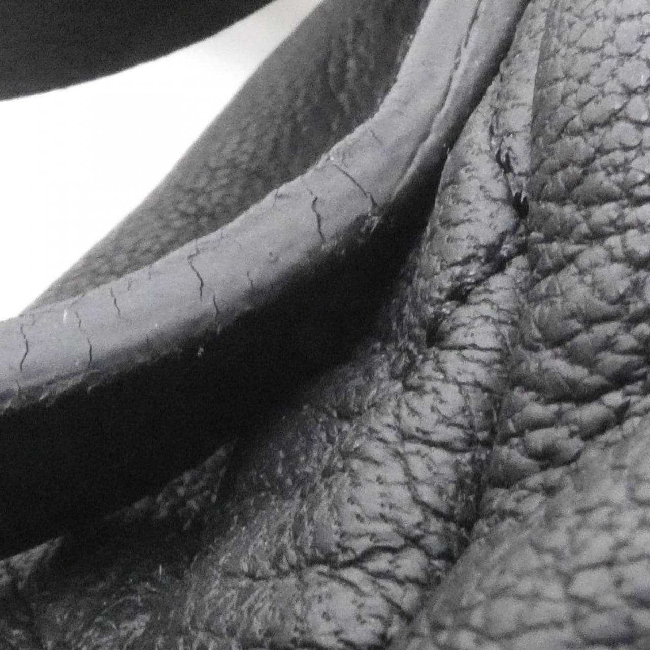 ジミーチュウ BIKER ショルダーバッグ