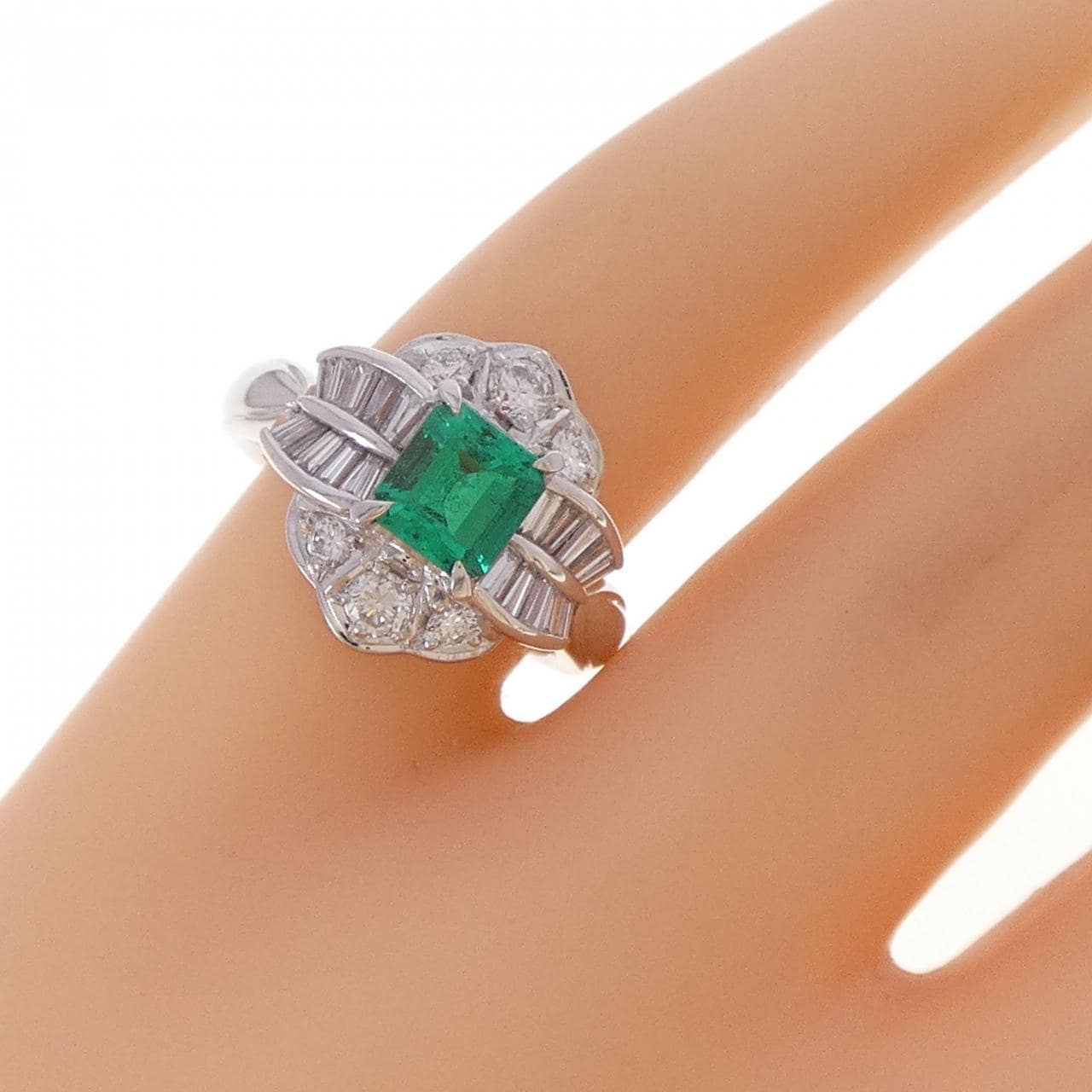 PT900 エメラルド リング 0.57CT