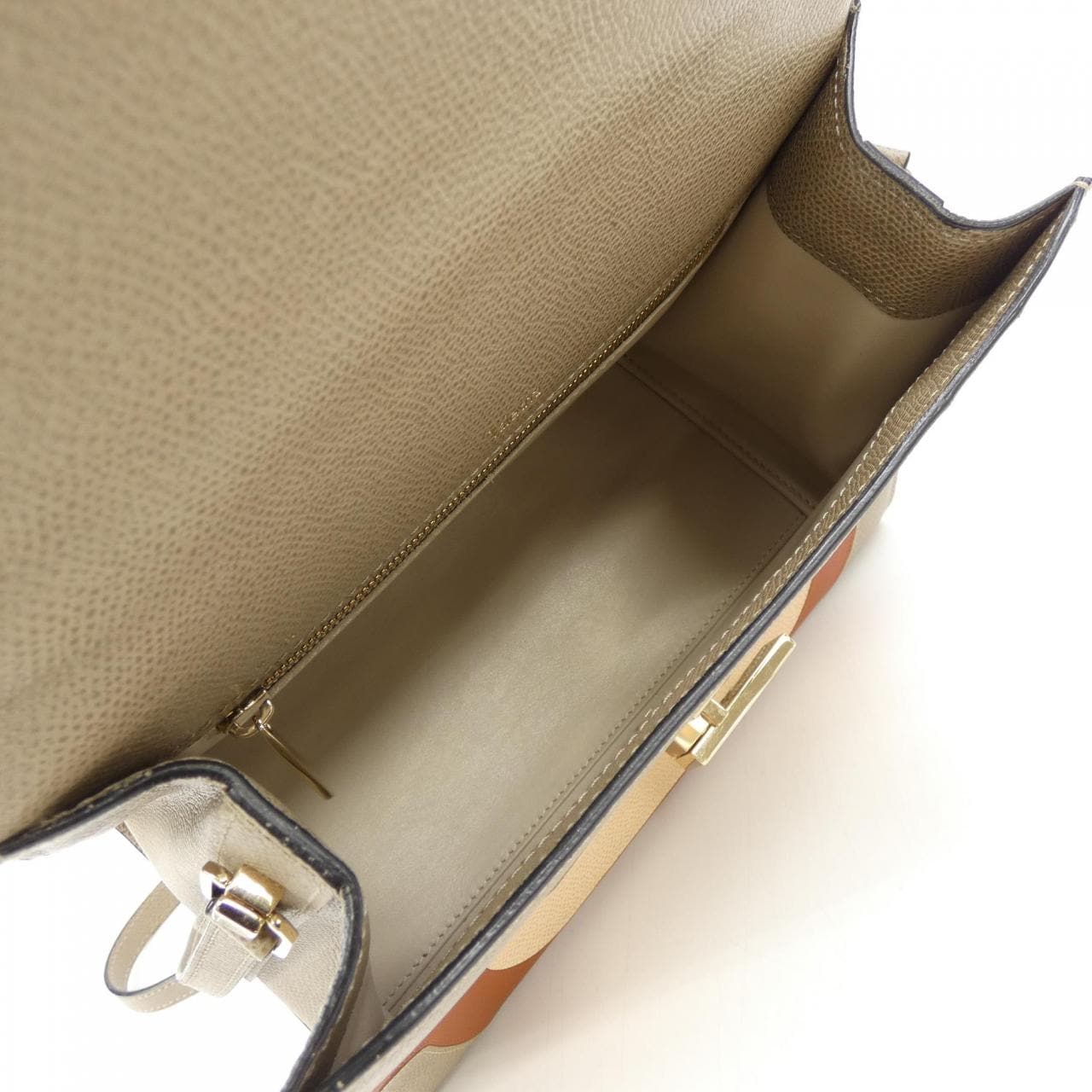 ヴァレクストラ VALEXTRA イジィデ ISIDE BAG