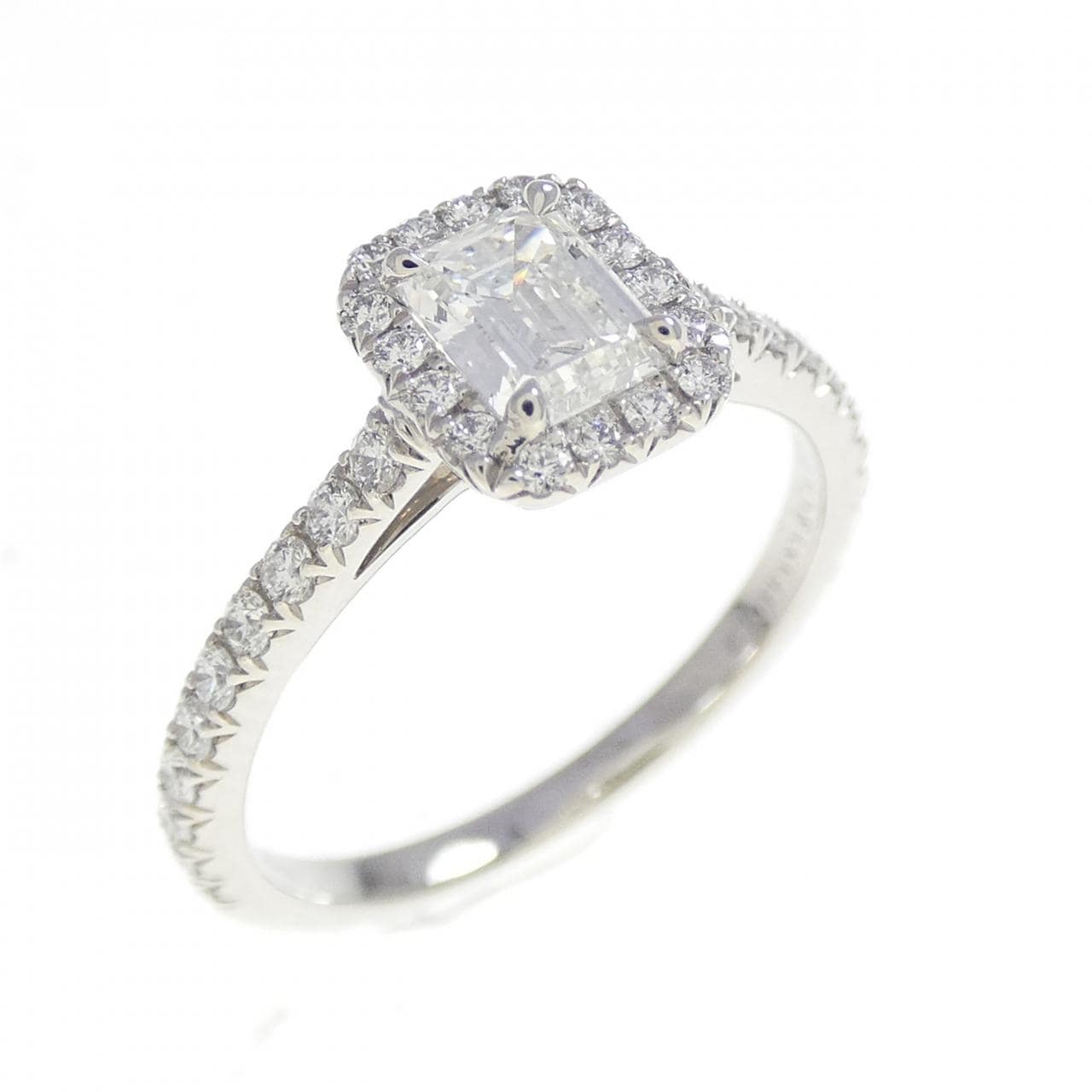 ティファニー ソレスト エメラルドカット リング 0.40CT F VVS1