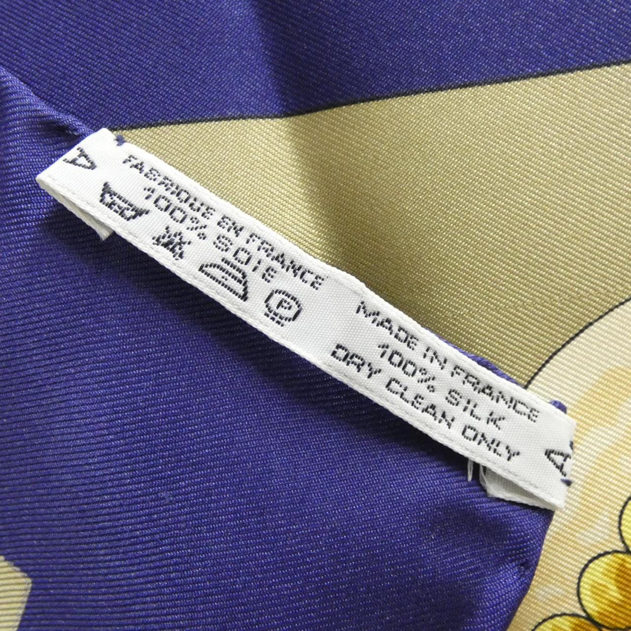 エルメス AUX CHAMPS カレ スカーフ