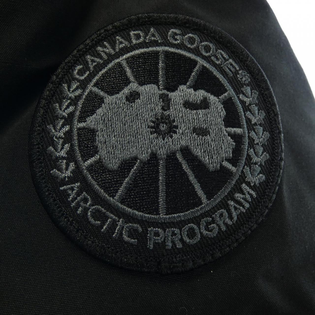 カナダグース CANADA GOOSE ダウンジャケット