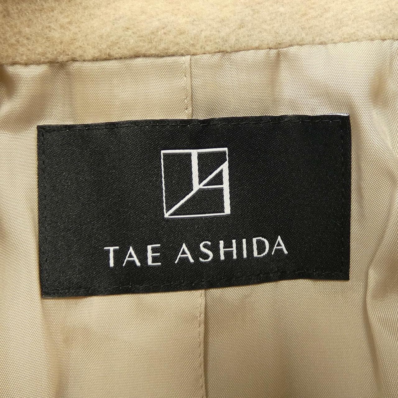 タエアシダ TAE ASHIDA コート