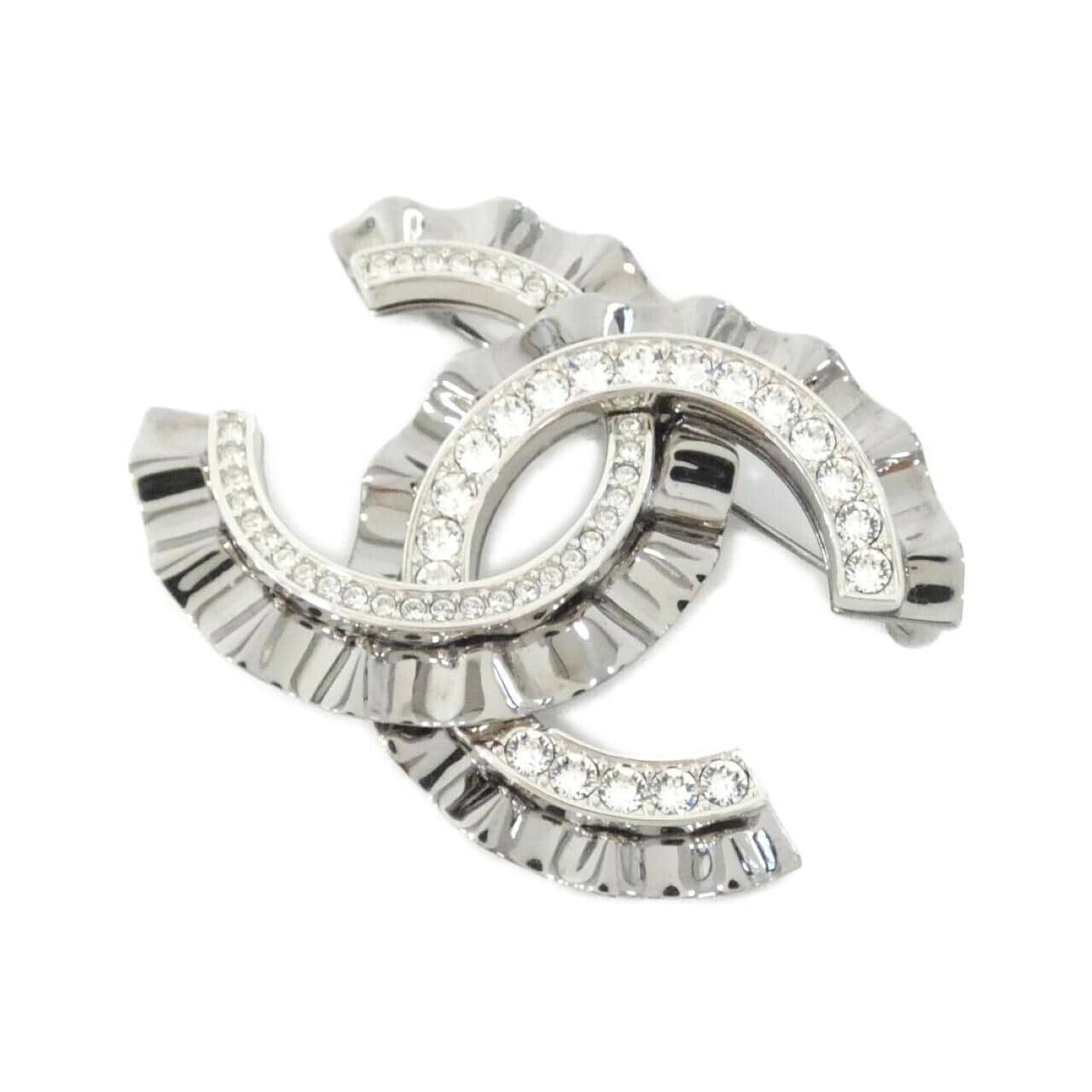 CHANEL brooch