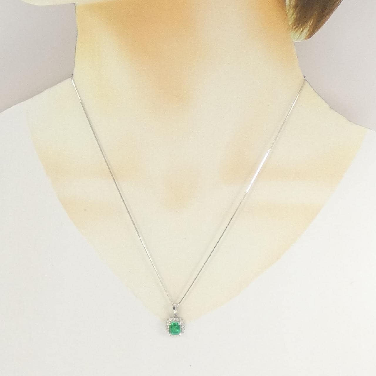 PT900/PT850 エメラルド ネックレス 1.18CT