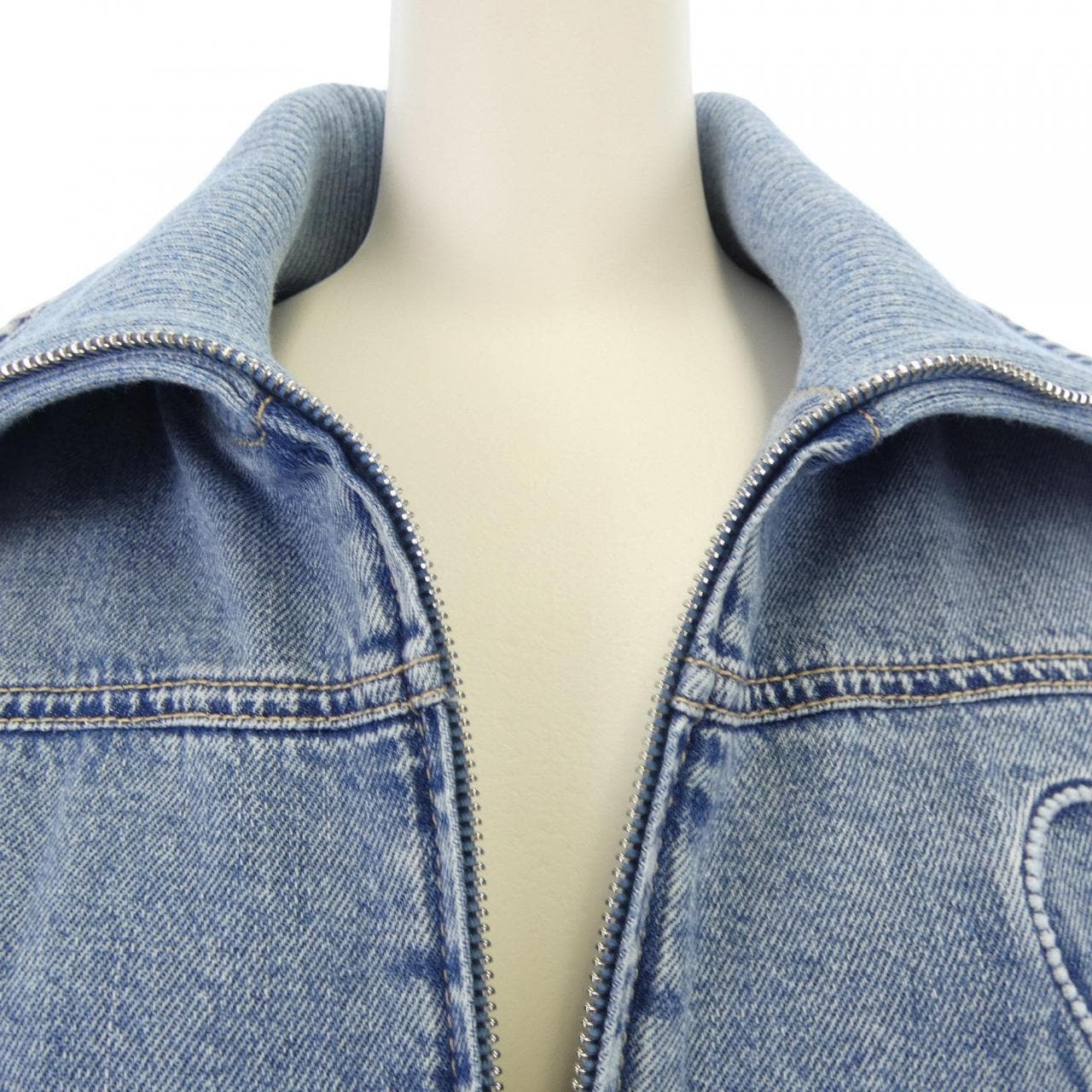 シャネル CHANEL LOOK4 ココビーチ P78559V71192 25M デニムジャケット