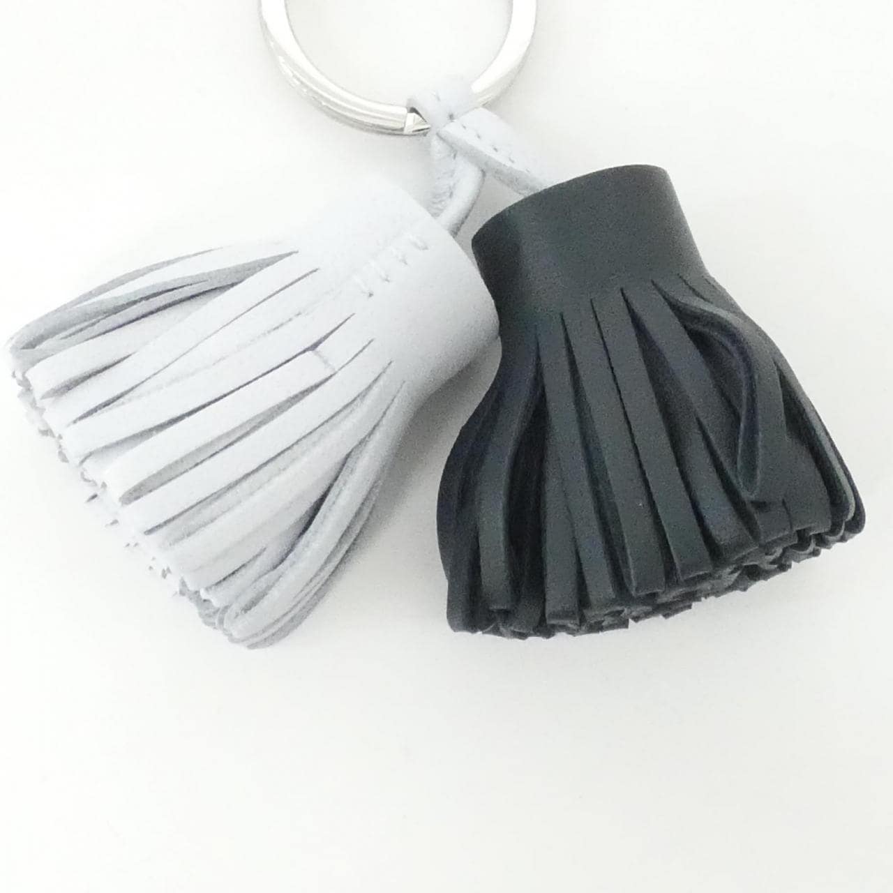 エルメス カルメン ウノドス 077895CJ キーリング