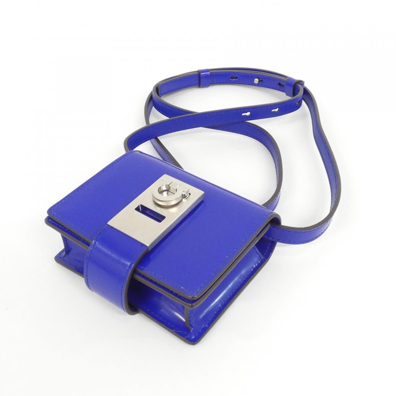 サルヴァトーレフェラガモ 66 1170 カードケース