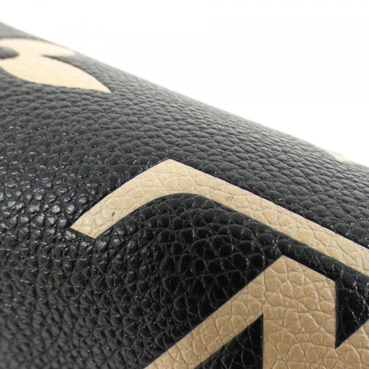 LOUIS VUITTON雙色 Mongram Empreinte Papillon BB M45980 肩背包