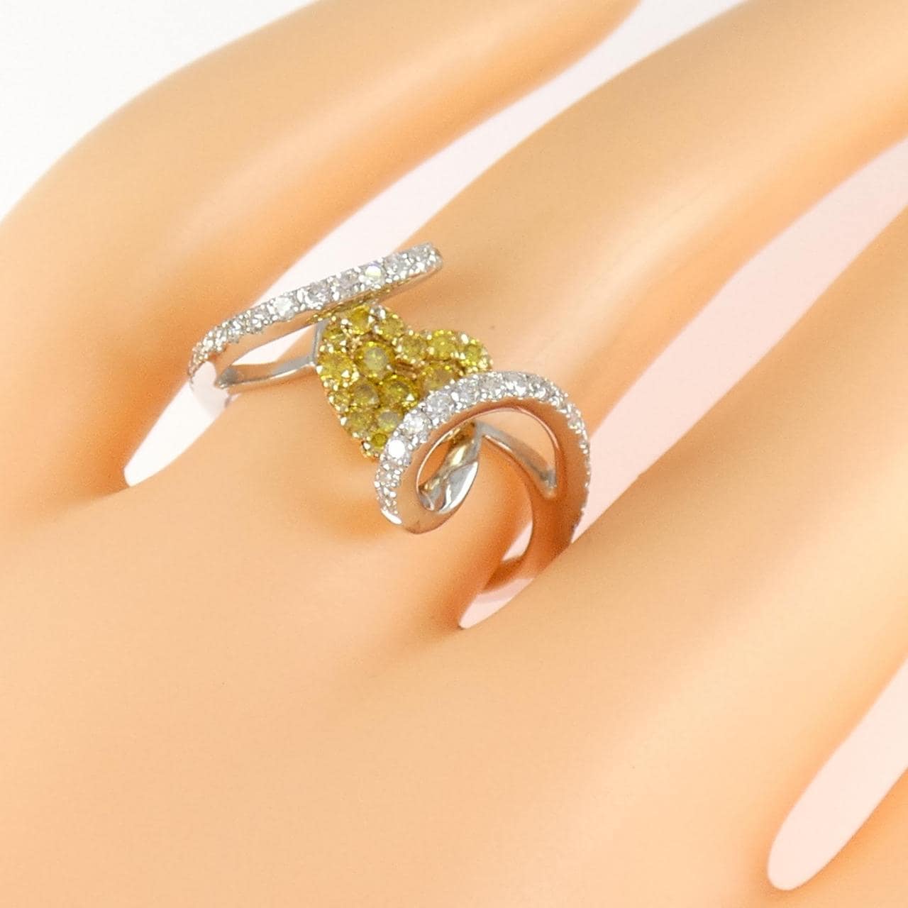 750WG ハート ダイヤモンド リング 0.91CT