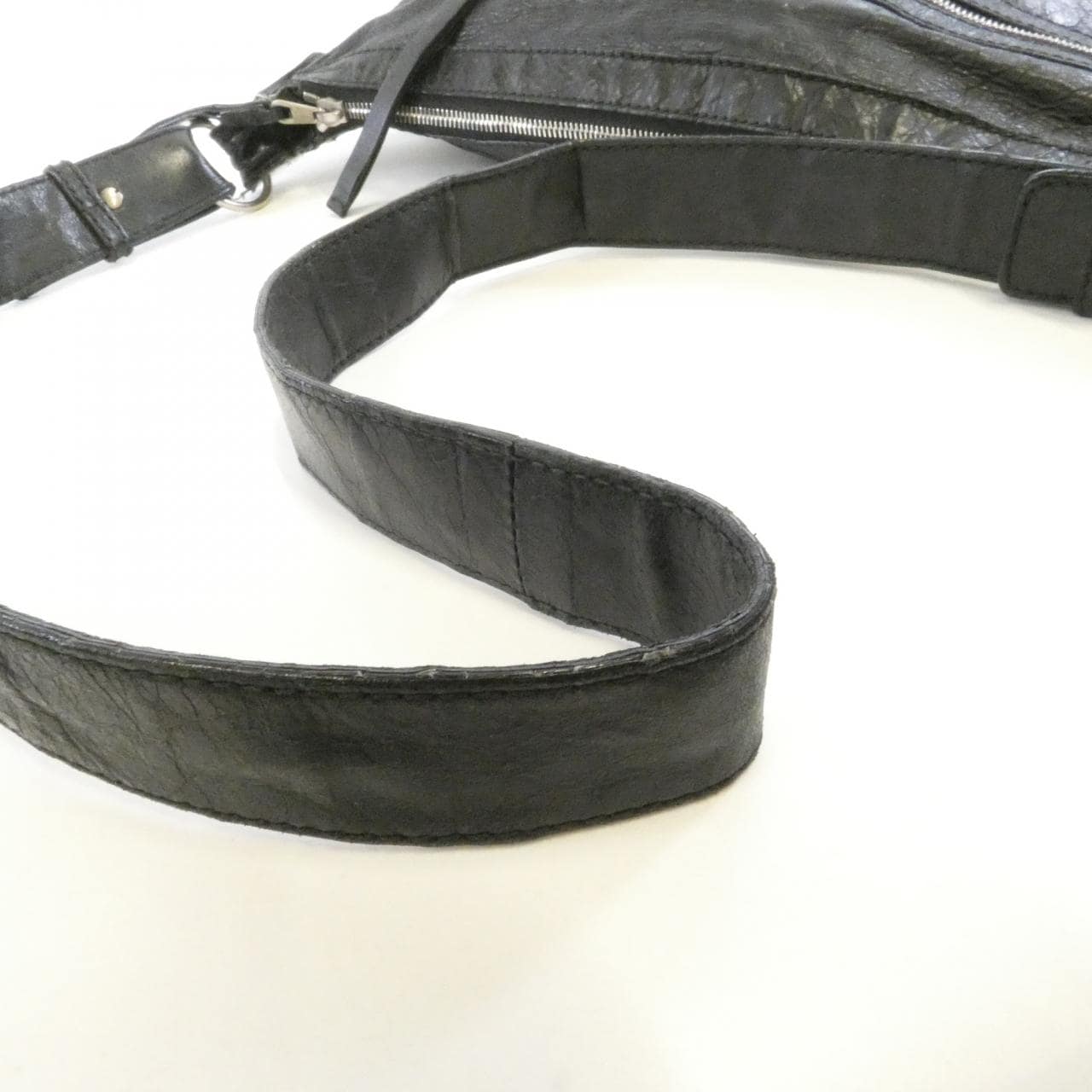 バレンシアガ THE DAY 272409 D9404 ショルダーバッグ