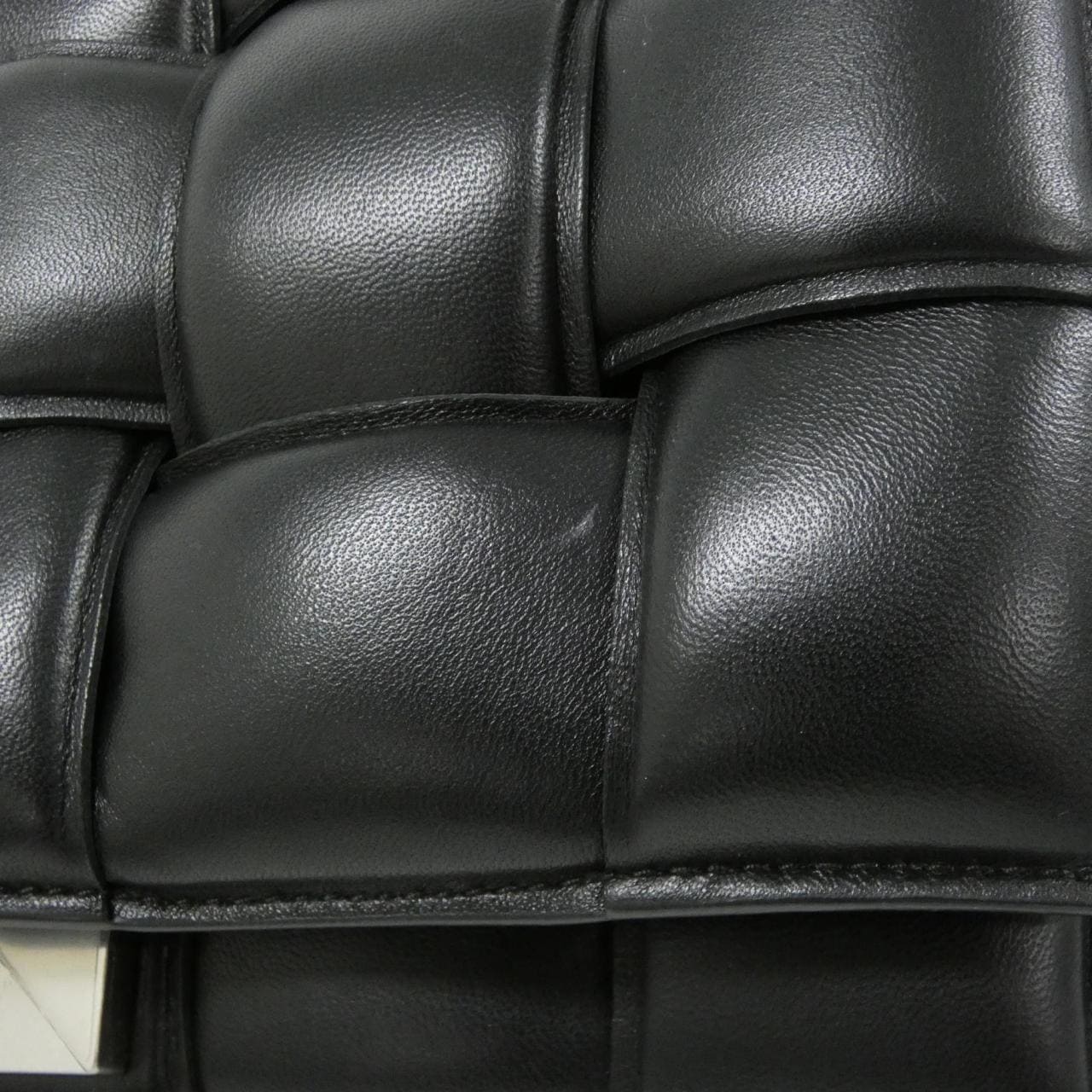 ボッテガヴェネタ 591970 VCQR1 ショルダーバッグ