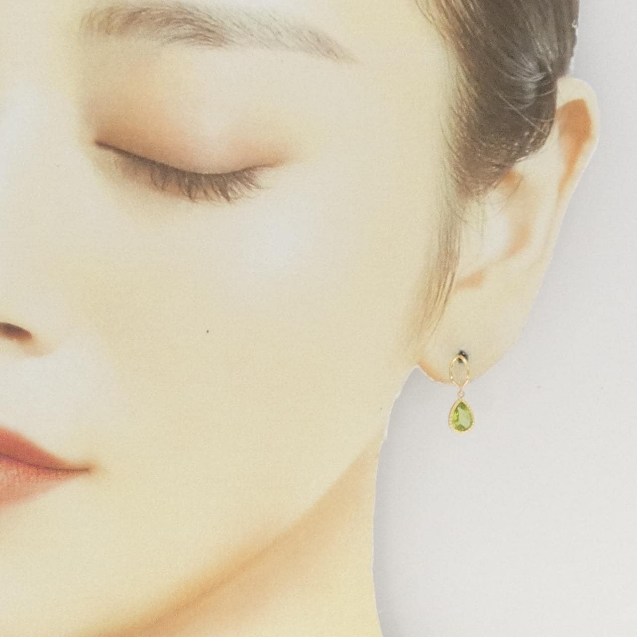 [BRAND NEW] K18YG Peridot earrings