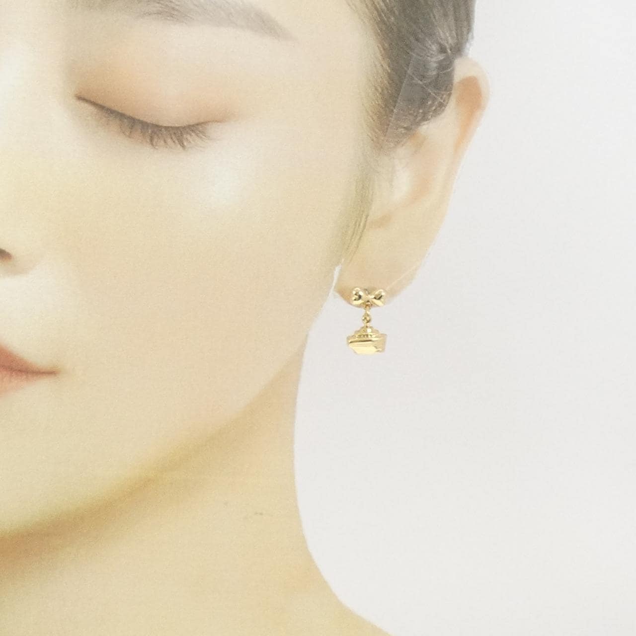 750YG Ribbon x Yacht Earrings