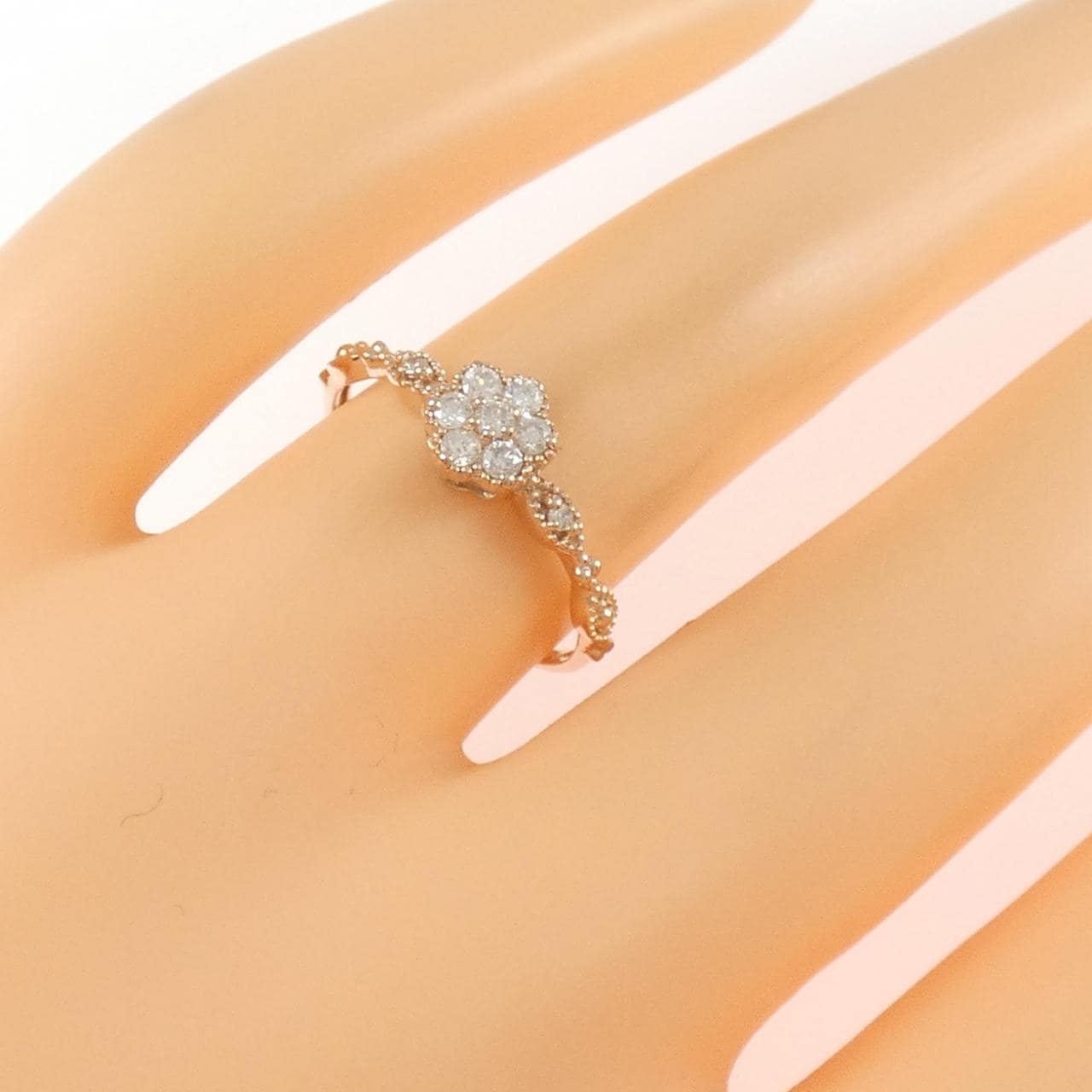 K10PG フラワー ダイヤモンド リング 0.17CT