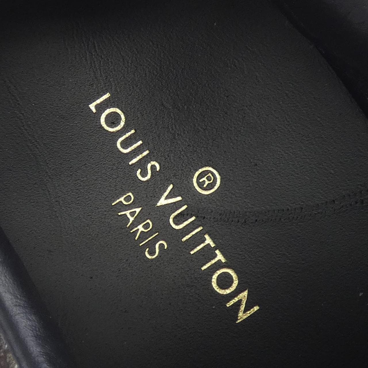 ルイヴィトン LOUIS VUITTON ランアウェイライン スニーカー