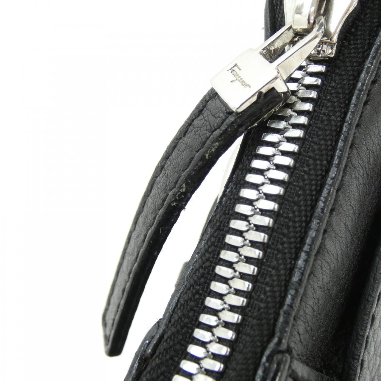 サルヴァトーレフェラガモ 21 5799 ショルダーバッグ